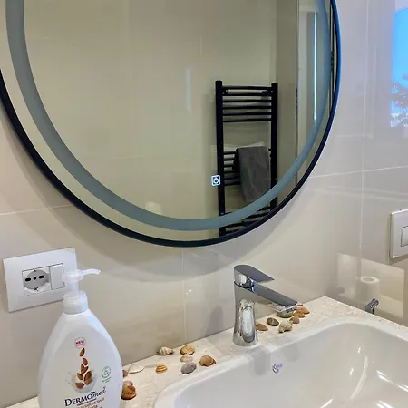 Flos Apartament Apartment Vlorë