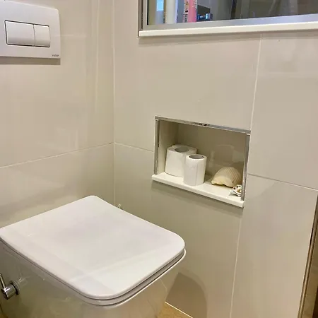 Flos Apartament Apartment Vlorë