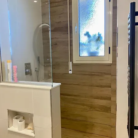 Flos Apartament Apartment Vlorë