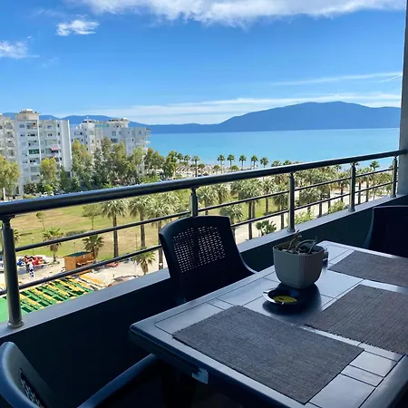 Flos Apartament شقة *