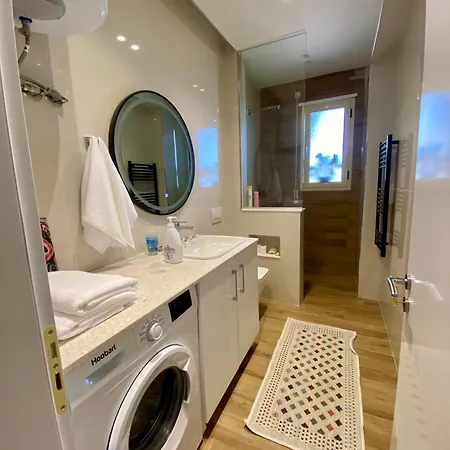 Flos Apartament Apartment